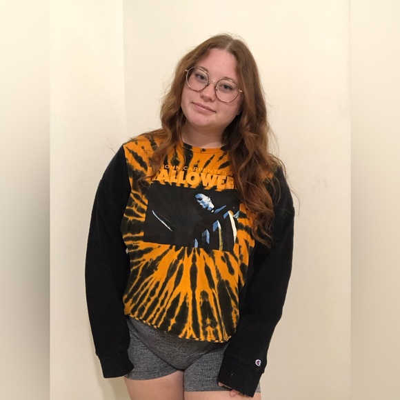 ✨Halloween crew✨ - Picture 1 of 2